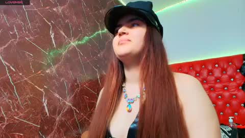 Snapshot of slutty_milf_bitch chatting on June 2026 01:43:02 AM Ana online show from June 2026 01:43:02 AM