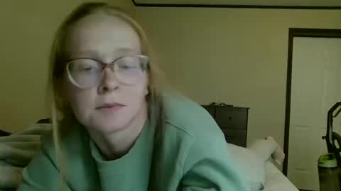 Snapshot of slutty_redhead3 chatting on September 2025 04:10:02 PM Slutty redhead3 online show from September 2025 04:10:02 PM