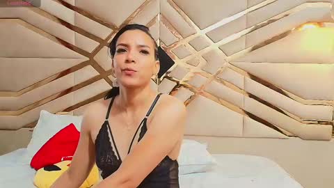 Snapshot of sluttyandmature chatting on February 2025 01:22:01 PM MARCELA online show from February 2025 01:22:01 PM