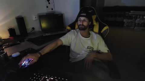 Snapshot of slwdn chatting on January 2025 12:46:02 AM SlowDown online show from January 2025 12:46:02 AM