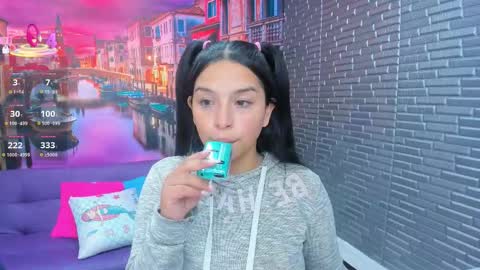 Mariana Torres online show from December 2025 01:50:02 PM