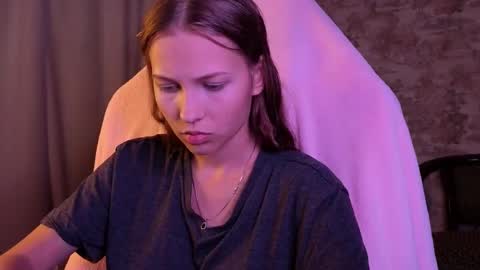 Emma online show from September 2025 04:18:02 PM