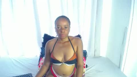 Snapshot of smallboobsxx chatting on February 2026 05:11:01 AM smallboobsxx online show from February 2026 05:11:01 AM