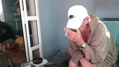 Daddy online show from November 2025 01:15:01 PM