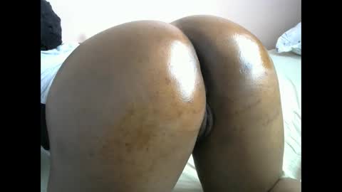 smart_lilly online show from October 2025 06:03:02 AM