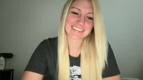 Snapshot of smexxii93 chatting on October 2025 02:28:02 PM smexxii93 online show from October 2025 02:28:02 PM