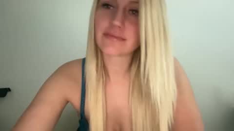 Snapshot of smexxii93 chatting on November 2025 05:13:02 PM smexxii93 online show from November 2025 05:13:02 PM