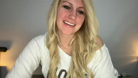 Snapshot of smexxii93 chatting on January 2026 04:07:02 AM smexxii93 online show from January 2026 04:07:02 AM