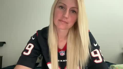 smexxii93 online show from April 2026 04:21:01 PM