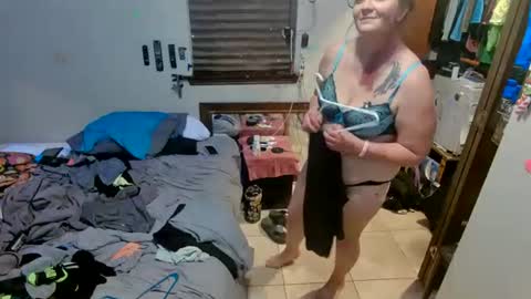 Snapshot of smilefame123 chatting on February 2025 12:55:01 PM Smile Fa Me online show from February 2025 12:55:01 PM