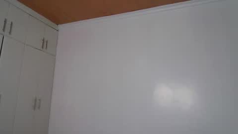 smiley luv1 online show from December 2025 09:42:01 PM