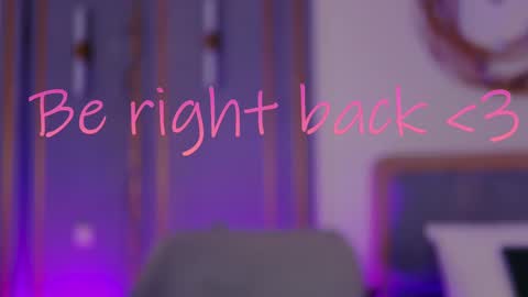 Snapshot of smiley_mia_ chatting on February 2025 08:09:02 AM Mia online show from February 2025 08:09:02 AM