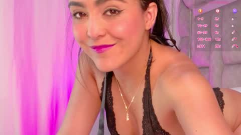 Snapshot of smiling__girl chatting on January 2026 01:15:01 PM online show from January 2026 01:15:01 PM