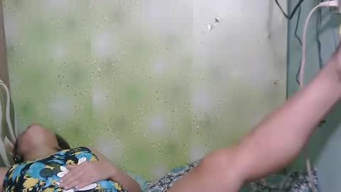 Snapshot of smilinglady27 chatting on December 2024 10:34:02 AM smilinglady27 online show from December 2024 10:34:02 AM