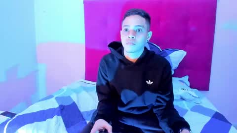 smith_taylor7 online show from December 2024 06:28:02 AM