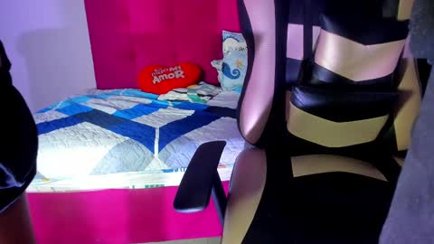 smith_taylor7 online show from December 2024 09:31:01 AM