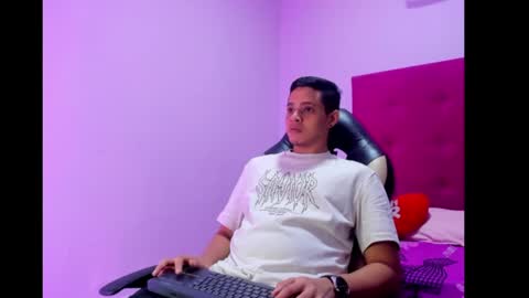 smith_taylor7 online show from January 2025 02:45:02 AM