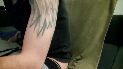 Snapshot of smokeandwatching chatting on January 2025 09:25:02 PM Smokeandwatching online show from January 2025 09:25:02 PM