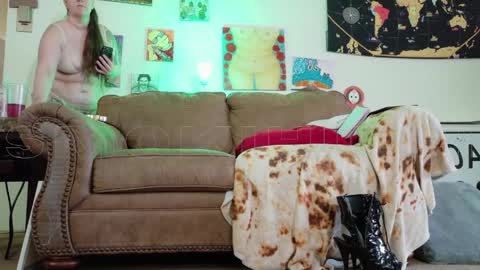 Snapshot of smokihippi chatting on May 2026 01:22:01 AM Big Dawg online show from May 2026 01:22:01 AM