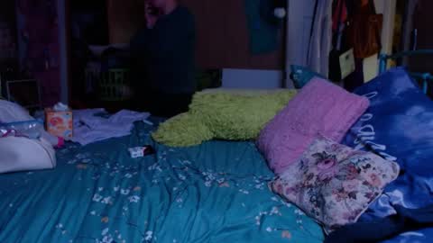 Snapshot of smokydian chatting on December 2024 04:20:01 PM DIAN dee-ann online show from December 2024 04:20:01 PM