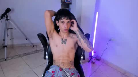 Snapshot of snakebutterfly chatting on January 2026 09:01:02 AM snakebutterfly online show from January 2026 09:01:02 AM