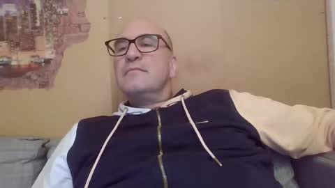 Snapshot of sneakerboy18 chatting on January 2025 03:32:01 PM sneakerboy18 online show from January 2025 03:32:01 PM