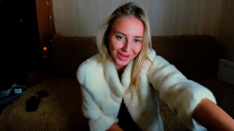 Snapshot of snezanablond chatting on December 2024 06:46:01 AM Sneja online show from December 2024 06:46:01 AM