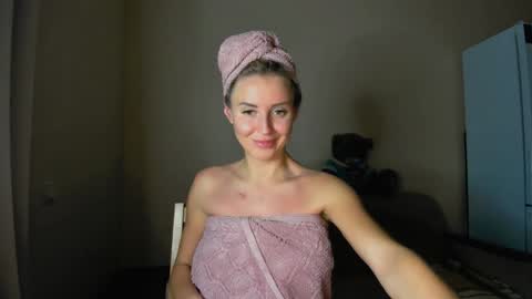 Snapshot of snezanablond chatting on January 2025 06:36:02 PM Sneja online show from January 2025 06:36:02 PM