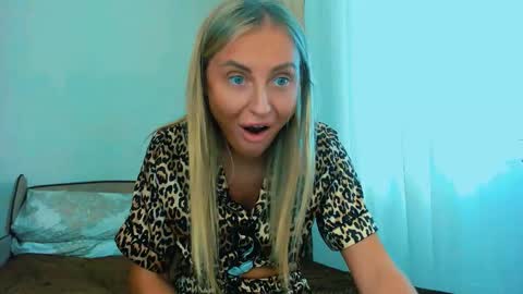 Snapshot of snezanablond chatting on March 2026 12:01:01 PM Sneja online show from March 2026 12:01:01 PM