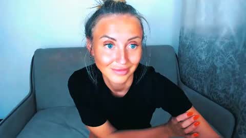 Snapshot of snezanablond chatting on June 2026 07:45:01 PM Sneja online show from June 2026 07:45:01 PM