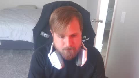 Snapshot of snipingmilfs chatting on October 2025 03:43:01 PM snipingmilfs online show from October 2025 03:43:01 PM