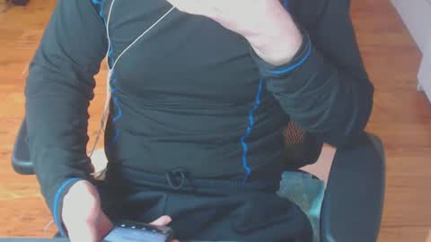 Snapshot of snooze85 chatting on January 2025 01:56:01 PM Cbt-Slave online show from January 2025 01:56:01 PM