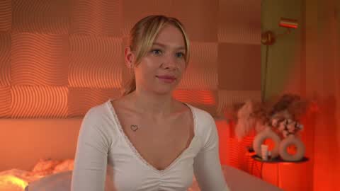 Candice Snow online show from December 2024 04:20:01 PM