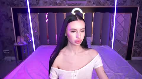 snow_whiteeex online show from March 2026 06:39:02 AM