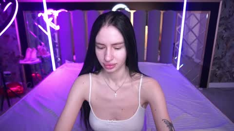 snow_whiteeex online show from April 2026 05:41:01 AM