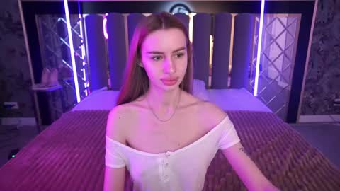 Snapshot of snow_whiteeex chatting on May 2026 05:36:01 AM snow_whiteeex online show from May 2026 05:36:01 AM
