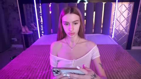 Snapshot of snow_whiteeex chatting on May 2026 05:03:01 AM snow_whiteeex online show from May 2026 05:03:01 AM