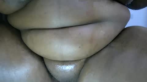 Snapshot of snowbell91 chatting on November 2025 06:49:01 AM snowbell91 online show from November 2025 06:49:01 AM