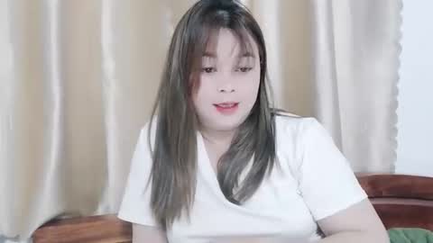Snapshot of snowcum00 chatting on April 2026 03:11:01 PM snow online show from April 2026 03:11:01 PM