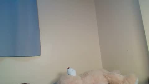 Snowie eyes online show from December 2025 12:44:02 PM