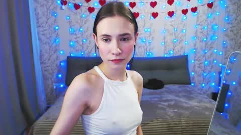 SnowWhate 00 online show from March 2026 05:45:02 PM