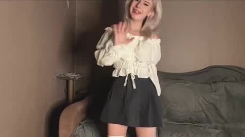 snowy_alice online show from October 2025 12:48:02 PM