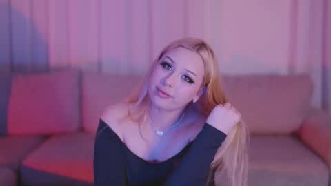 Snapshot of snowyphoenix chatting on January 2026 01:11:01 AM Snowy Bubbles online show from January 2026 01:11:01 AM