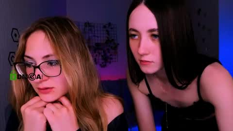Snapshot of so_hot_rosalie chatting on April 2026 07:42:01 PM so_hot_rosalie online show from April 2026 07:42:01 PM