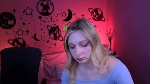 Snapshot of so_hot_rosalie chatting on May 2026 07:20:01 PM so_hot_rosalie online show from May 2026 07:20:01 PM