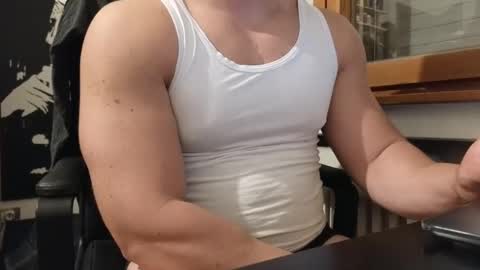 Snapshot of so_thick chatting on December 2024 04:53:01 PM luca - online show from December 2024 04:53:01 PM