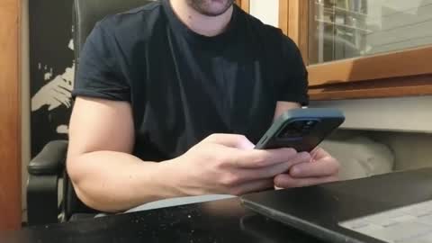 Snapshot of so_thick chatting on January 2025 07:03:01 PM luca - online show from January 2025 07:03:01 PM