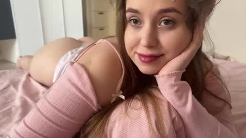 Snapshot of sofaris chatting on April 2026 10:52:01 AM Sophy online show from April 2026 10:52:01 AM