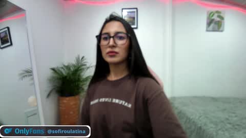 soffi_rousel_ online show from January 2025 07:29:01 PM