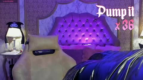 Snapshot of soffiqueen chatting on April 2026 02:36:02 PM Schedule 1400 - 2100 gtm-5 online show from April 2026 02:36:02 PM